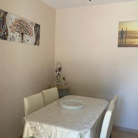 Holiday home Au Fer A Cheval Cresseveuille